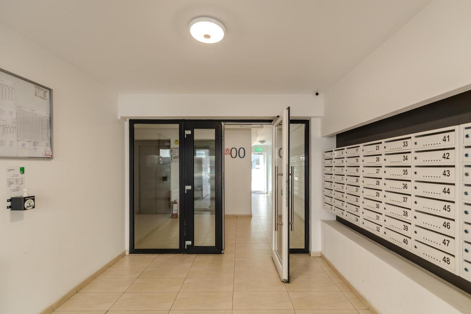 Perfect Stay: Urban Heaven In Aviatiei Business Area Bucarest Esterno foto